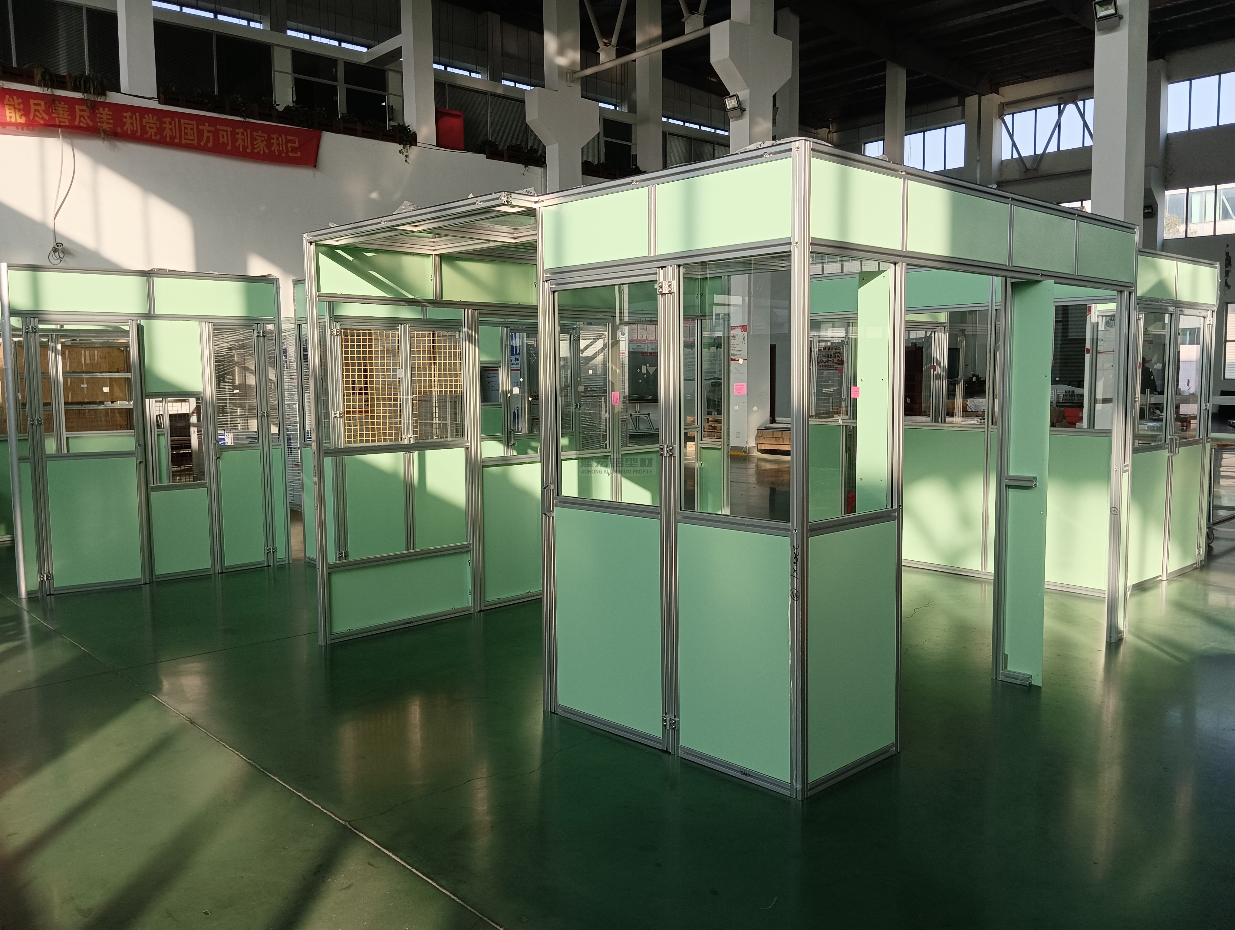 車間“定制防護艙”：4545鋁型材設備防護罩的落地細節